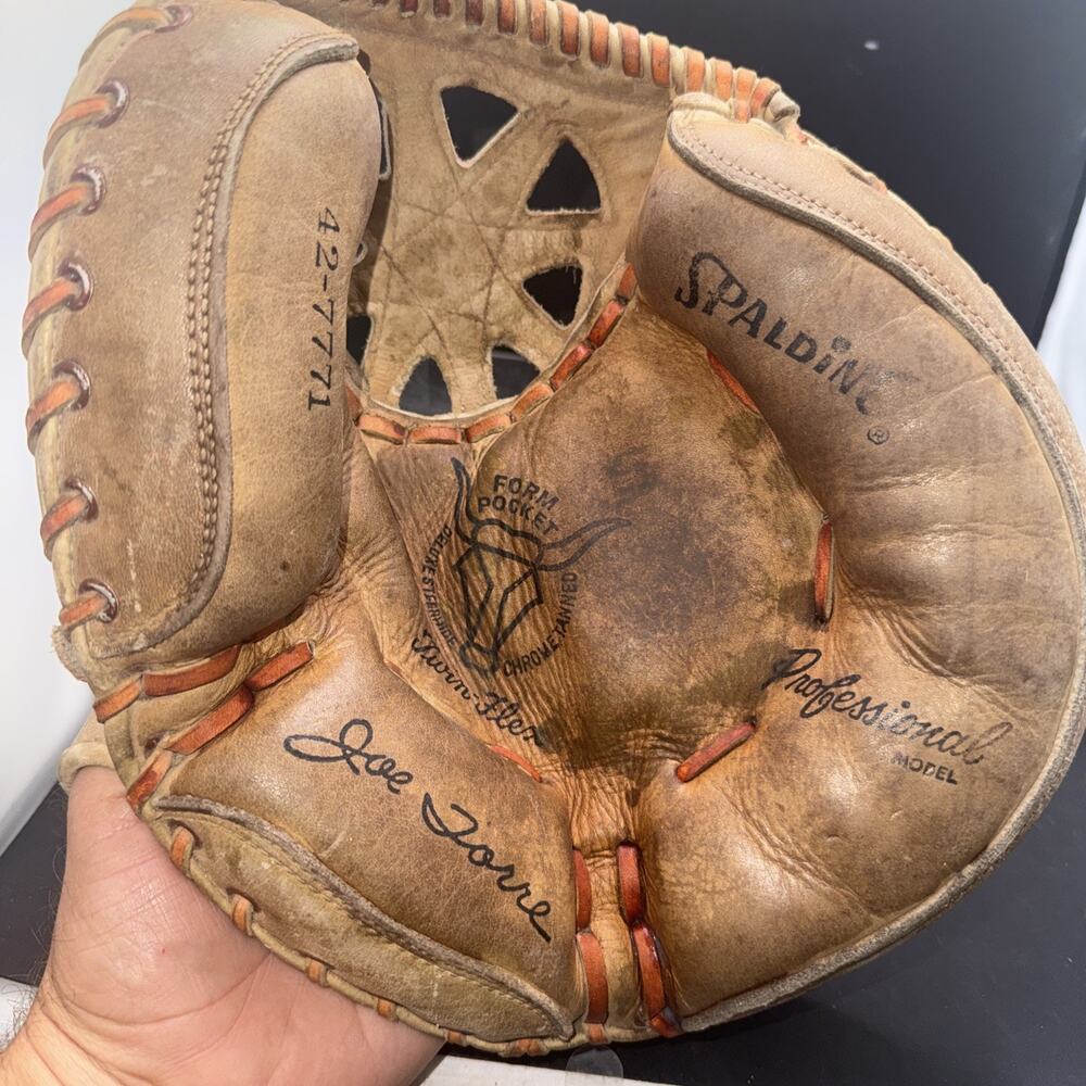 Vintage Spalding Joe Torre 42-777 Catchers Mitt Steerhide Leather Baseball